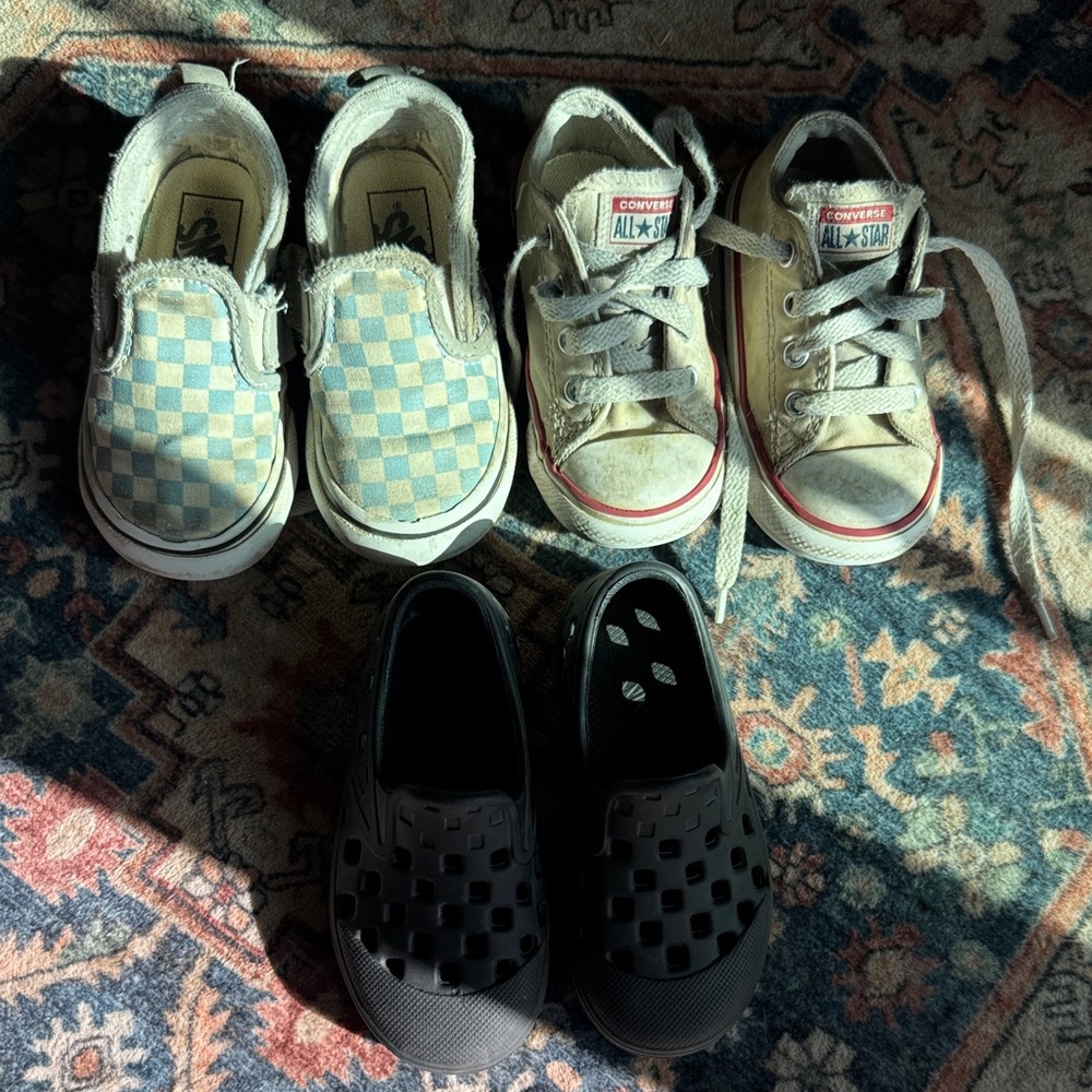 Toddler shoes 6 and 6.5